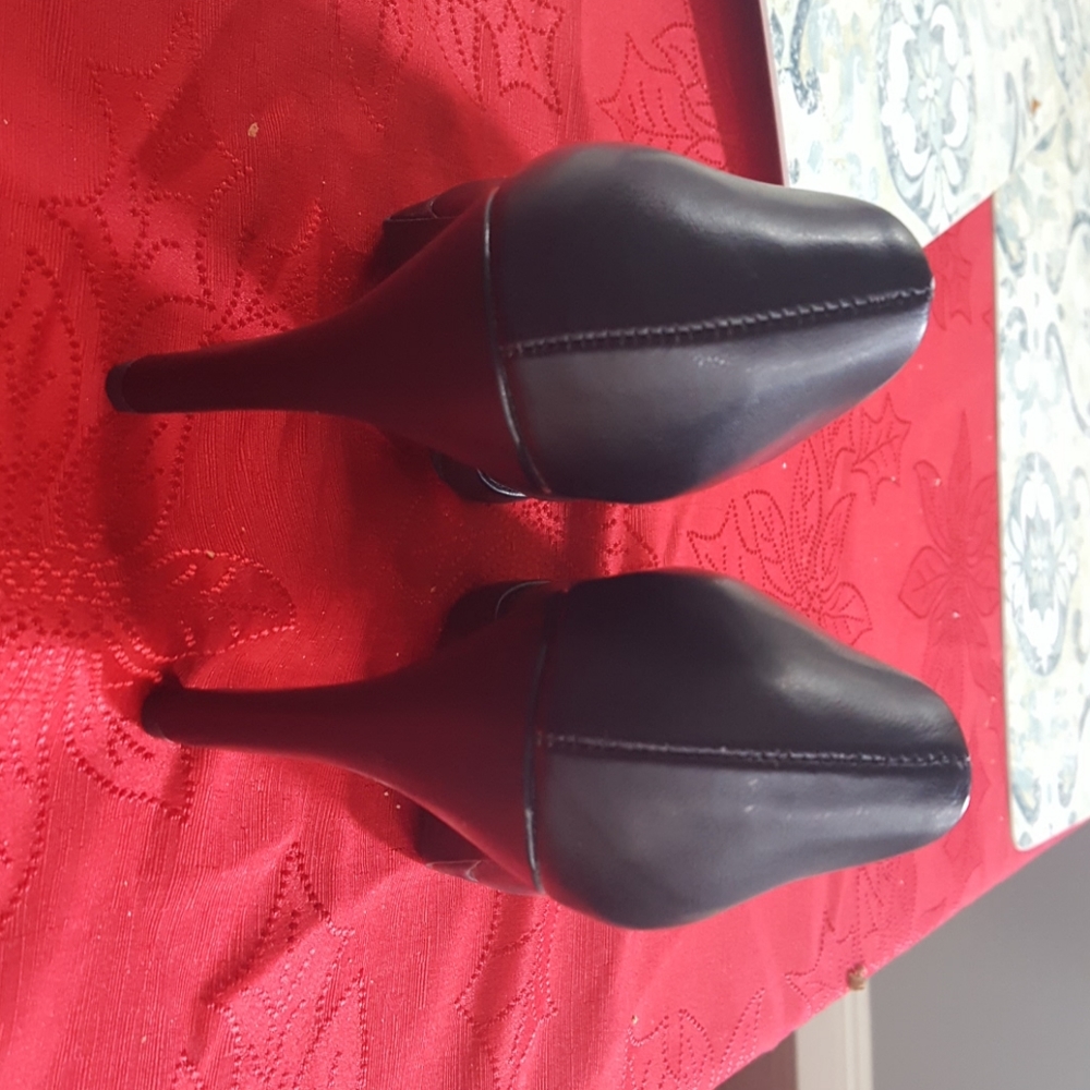 shoes - Picture 6 of 7